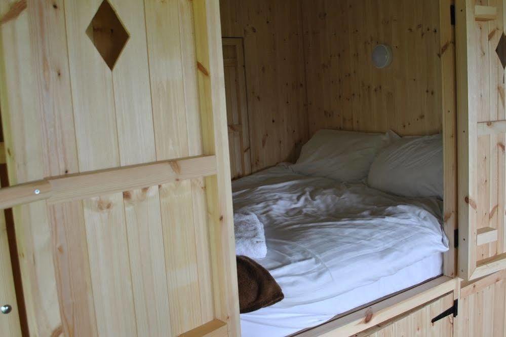 Bear Lodge - Glamping Lympne Dış mekan fotoğraf